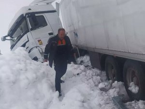 Bitlis Afad’tan Karda Mahsur Kalanlara Yardım