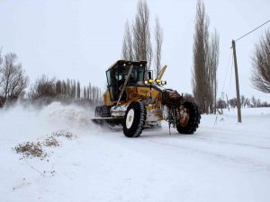 Sivas’ta 413 Yerleşim Yerinin Yolu Ulaşıma Kapandı