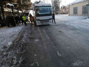 Elazığ’da Minibüsün Altında Kalan Kadın Hayatını Kaybetti
