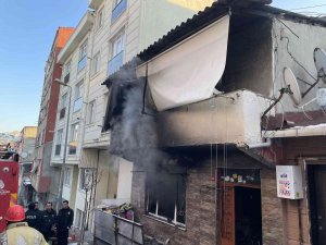 Elektrik Sobası Devrildi, Yangın Çıktı