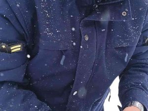 Jandarma, Soğuktan Donmak Üzere Olan Kuşu Kendi Kıyafetiyle Isıttı