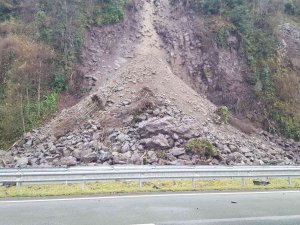 Artvin’deki Heyelanın Boyutu Gün Ağrınca Ortaya Çıktı