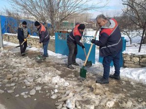 Hisarcık’ta Kar Küreme Ve Tuzlama Çalışmalarında 50 Ton Tuz Kullanıldı
