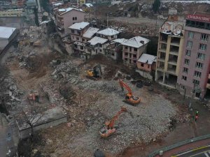 İ̇zmit Cedit’te 373 Bina Yıkıldı