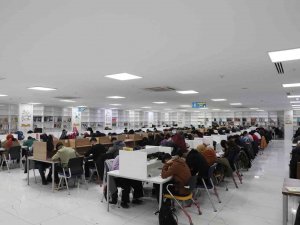 Haliliye Belediyesi Kütüphanesi Gençlerin İlk Tercihi Oluyor