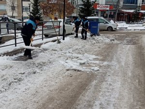 Pursaklar Belediyesi’nden Buzlanmaya Karşı Önlem