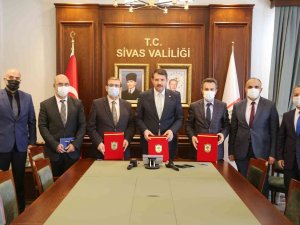 Vali Ayhan: "İ̇htiyaç Duyulan 123 Kalem Ürün Meslek Liselerimiz Tarafından Üretilecek"