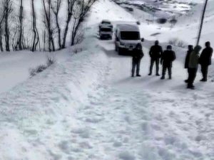 Erzurum’da Üçüncü Çığ, 10 Araç Mahsur Kaldı