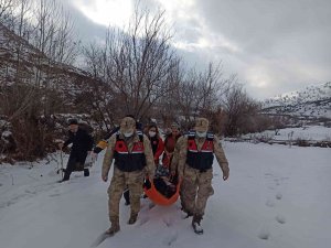 Batman’da Ayağı Yanan Zeriye Ninenin İmdadına Jandarma Ekipleri Yetişti