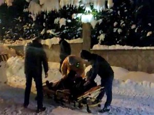 Karda Mahsur Kalan Hasta Üç Saatlik Uğraş Sonucu Kurtarıldı