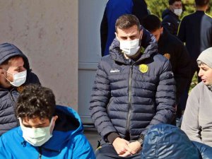 Antalya’da Kamp Yapan Süper Lig Ekipleri Cuma Namazını ‘Dinler Bahçesi’nde Kıldı
