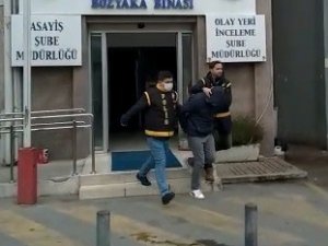 İ̇zmir’de Kuyumcuyu Soyan Zanlı Kıskıvrak Yakalandı