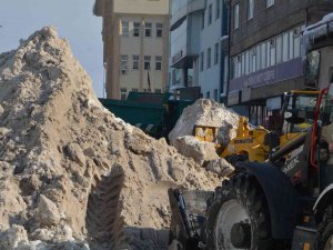 Hakkari Belediyesi 125 Bin Ton Kar Taşıdı