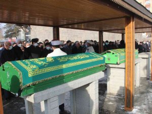 Çığ Altında Hayatını Kaybeden Amca Çocukları Son Yolculuğuna Uğurlandı