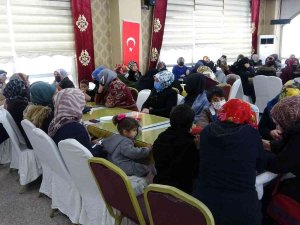 Vanlı Kadınlar Dost Sohbetleri Çerçevesinde Bir Araya Geliyor