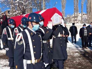 Yaşam Savaşı 21 Gün Sürdü, Askeri Törenle Son Yolculuğuna Uğurlandı