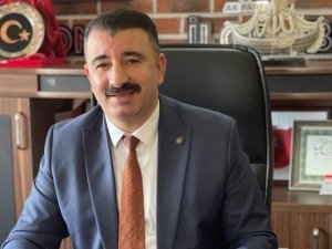 Ak Partili Başdaş: “Konak’ta Katı Atık Bedeline Zam Yapmadık Tiyatrosu Oynanıyor”