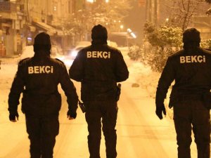 Sokaklar Onlara Emanet