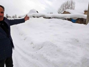 Yüksekova’da Aşırı Soğuklar Hayatı Donma Noktasına Getirdi