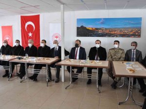 Kars’ta 31 Çiftçiye 2 Bin 884 Koyun Verildi