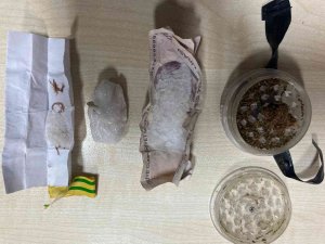 Otoyolda Uyuşturucu Baskını: Dikiz Ayna Üstündeki Lambadan Uyuşturucu Çıktı