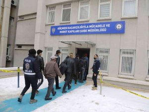 Ülke Genelinde Düzensiz Göç İle Mücadelede 127 Gözaltı