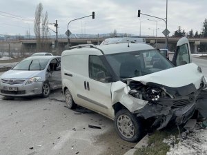 Hatalı Dönüş Kazayı Getirdi