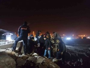 Kar Nedeniyle Ahır Çöktü