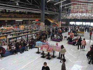 Bkmki̇tap’da İmza Günü Yoğunluğu