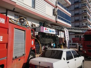 Yangında İş Yerine Ait Asma Kat Kullanılamaz Hale Geldi