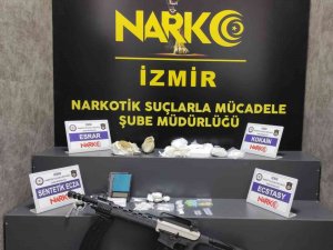 İ̇zmir Polisi Torbacılara Göz Açtırmıyor: 10 Tutuklama
