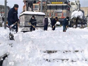 Karacabey Belediyesi Kar Sınavını Başarıyla Atlattı