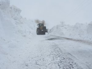 Tatvan’da Köy Yolları Ulaşıma Açılıyor