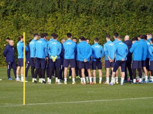Fenerbahçe’den Neşeli Çalışma