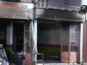 Oto Tamircisinde Lpg’li Araç Patladı, İş Yeri Alevler İçinde Kaldı