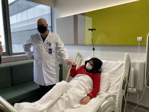 Hastasını Önce Ameliyat Etti, Sonra Kendi Kanıyla Hayat Verdi