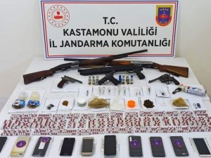 İ̇nebolu’da Jandarma Ekipleri Uyuşturucu Tacirlerine Göz Açtırmıyor