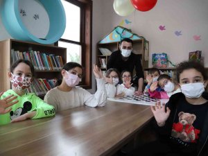Öğrenciler Yarıyıl Yorgunluğunu Eğlenceli Çocuk Kütüphanesi’nde Atıyor