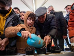 İ̇zmir’de 3 Bin 816 Fidan Toprakla Buluştu