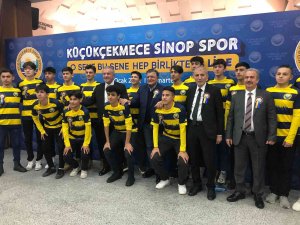İ̇stanbul Sinopspor Dayanışma Yemeğinde Bir Araya Geldi