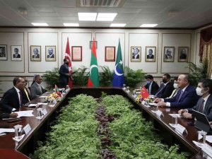 Çavuşoğlu, Maldivler Parlamento Başkanı Nasheed İle Görüştü
