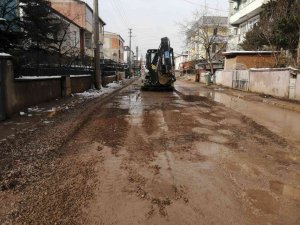 Körfez’de Bozulan Yollara Müdahale
