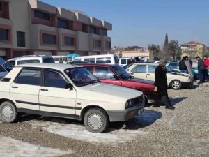 Otomobil Pazarında Yaprak Kıpırdamıyor