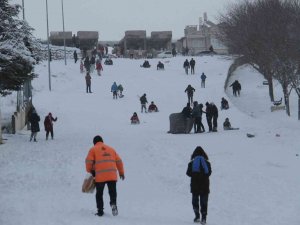 Beyşehir’in Doğal Kayak Merkezi Kayak Severlerin Gözdesi Oldu