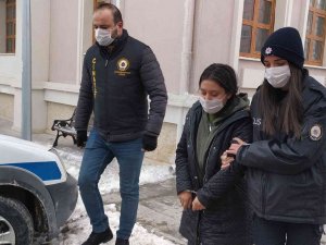 Annesinin Ölümüne Neden Olan Genç Kız Adliyeye Sevk Edildi