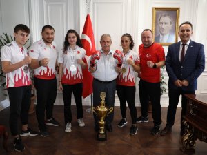 İ̇lkadım’ın Kick Boksçuları Ordu’dan 14 Madalyayla Döndü