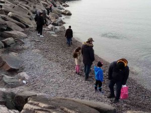 Çekilen Deniz Çocuklara Eğlence Mekanı Oldu