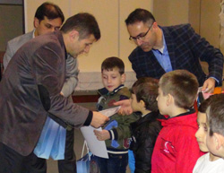 Rize’de “Kitap Okuyan Bilir” Yarışması Ödül Töreni Yapıldı