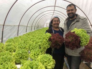 İ̇stanbul’un Kalabalığından Kaçtı Memleketinde Topraksız Tarıma Başladı
