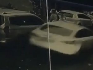 Çocukların Ölümden Kıl Payı Kurtulduğu Kaza Kamerada